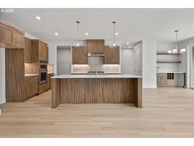 $874,900 | 16807 Northeast 38th Avenue, Vancouver, WA 98686