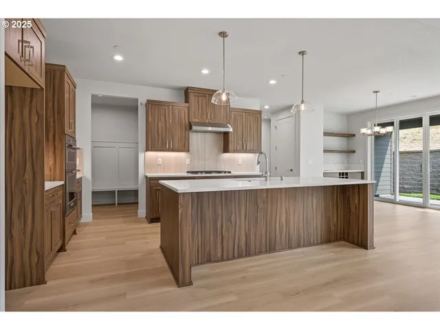 $874,900 | 16807 Northeast 38th Avenue, Vancouver, WA 98686