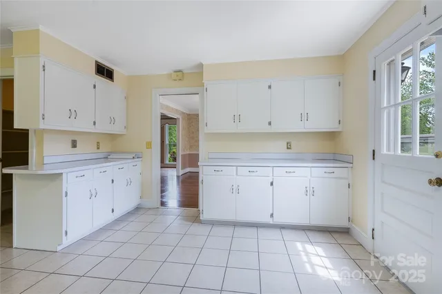 $657,500 | 218 Fairway Drive, Shelby, NC 28150