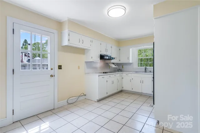 $657,500 | 218 Fairway Drive, Shelby, NC 28150