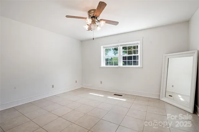 $657,500 | 218 Fairway Drive, Shelby, NC 28150