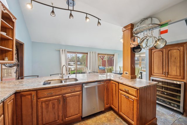 27884 West Riverside Drive Antioch, IL 60002 - Photo 8 of 34
