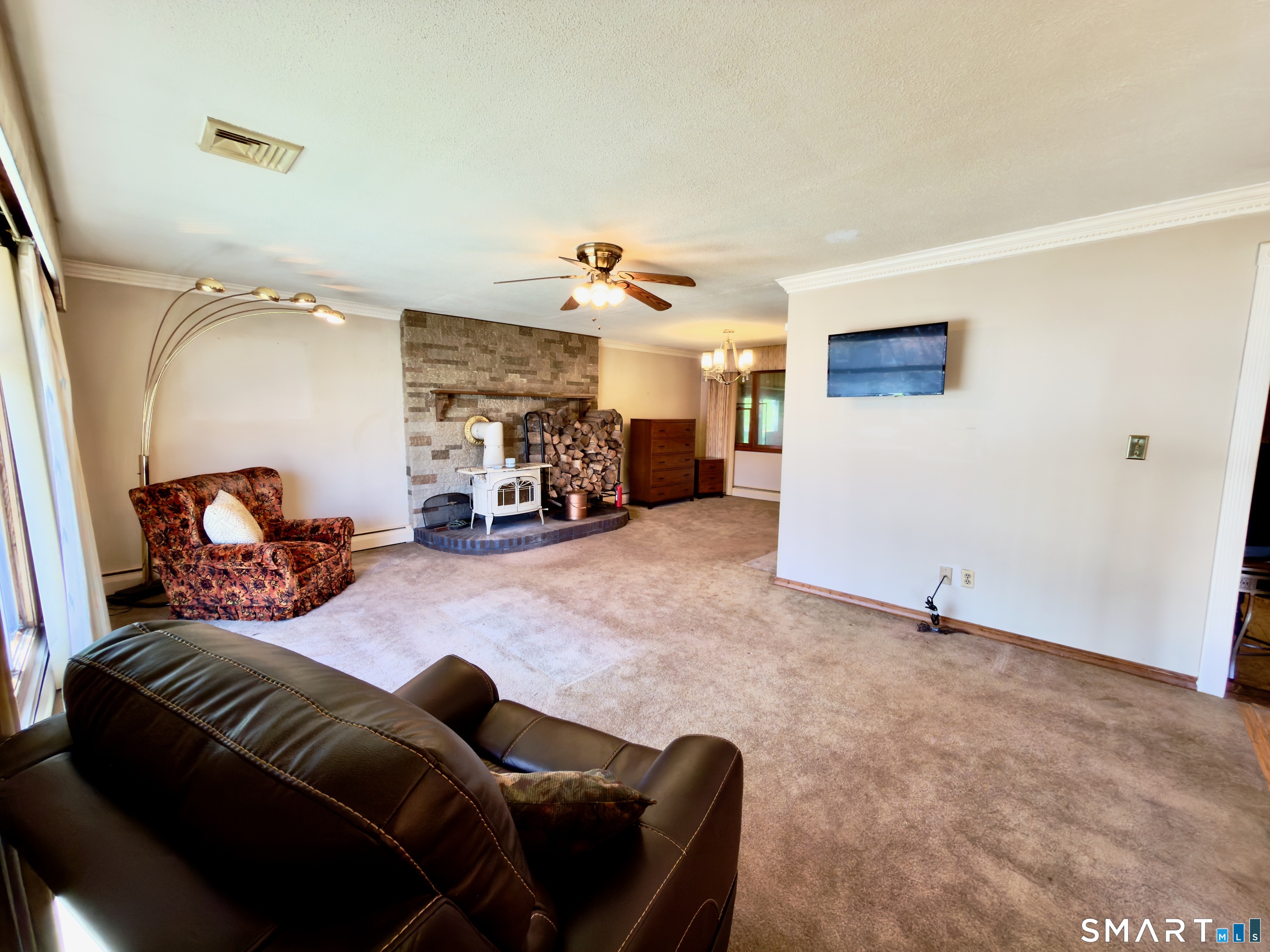 25 Greenfield Avenue Waterbury, CT 06708 - Photo 5 of 37