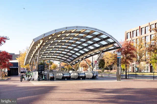 $1,600,000 | 649 South Carolina Avenue Southeast, Washington, DC 20003