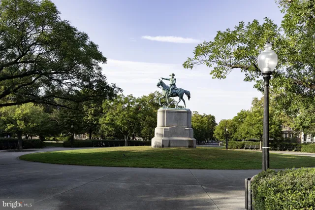 $1,600,000 | 649 South Carolina Avenue Southeast, Washington, DC 20003