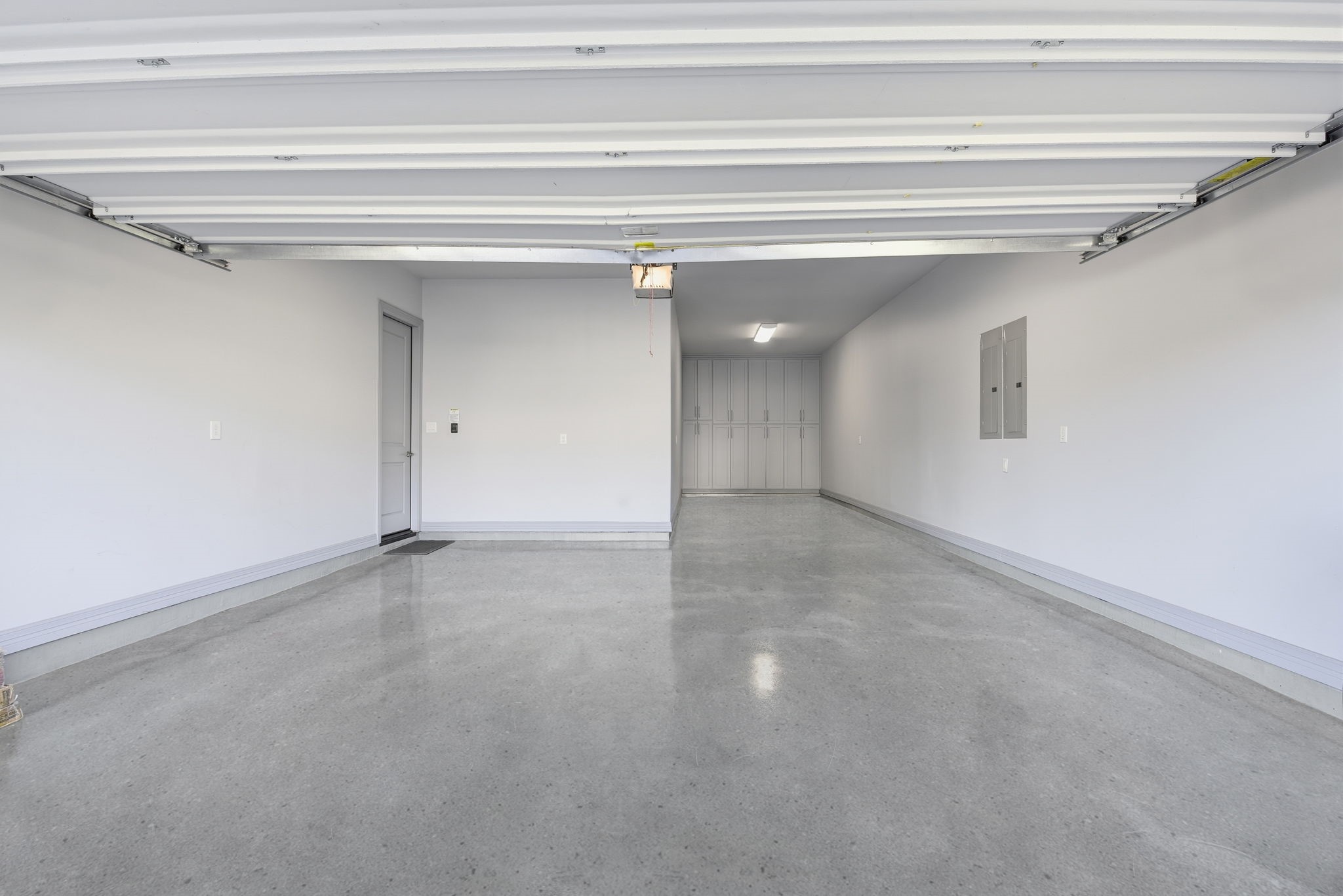 5811 Stratton Woods Dr Spring Spring, TX 77389 - Photo 5 of 38 3 Car Garage