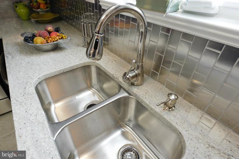 713 Charing Cross Road Baltimore, MD 21229 - Photo 6 of 29 a close view of sink