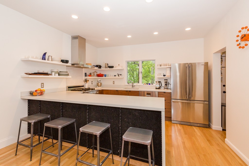 81 Walnut Street Brookline, MA 02445 - Photo 6 of 30 Gallery Image 6