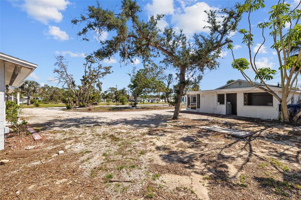 784 South McCall Road Englewood, FL 34223 - Photo 31 of 92