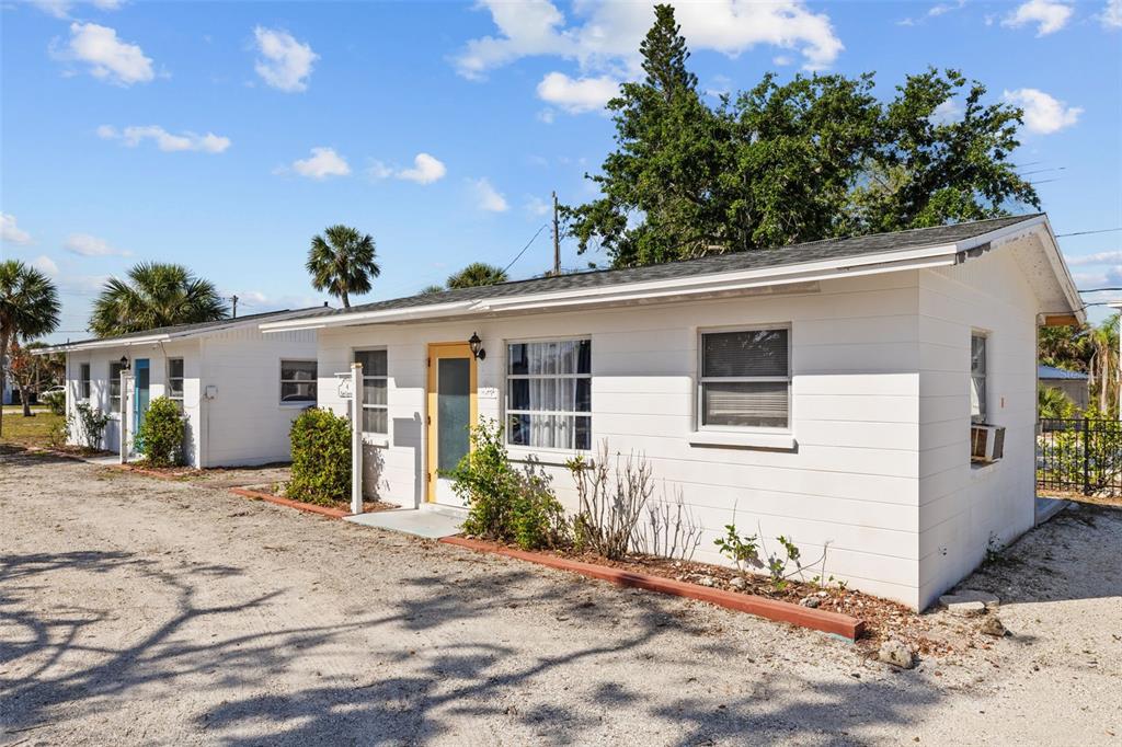 784 South McCall Road Englewood, FL 34223 - Photo 6 of 92