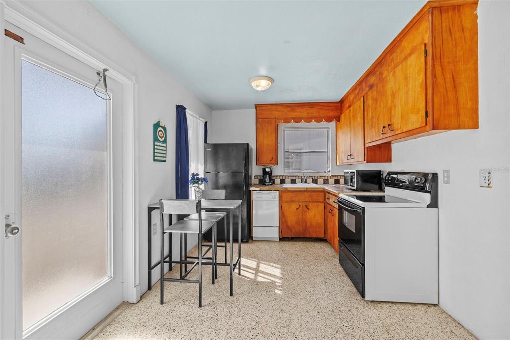 784 South McCall Road Englewood, FL 34223 - Photo 9 of 92