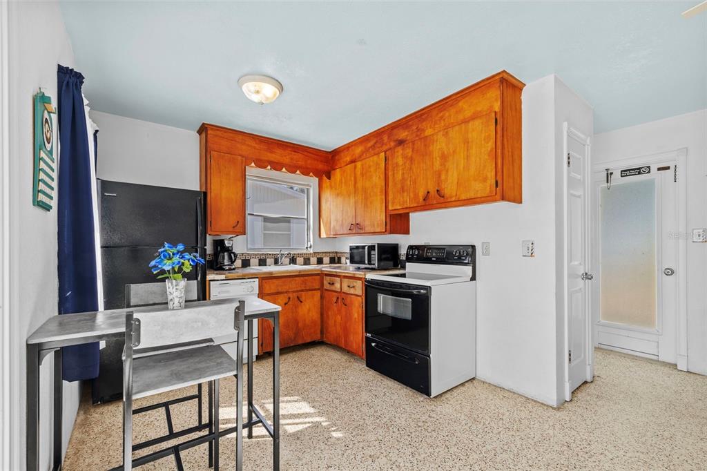 784 South McCall Road Englewood, FL 34223 - Photo 10 of 92