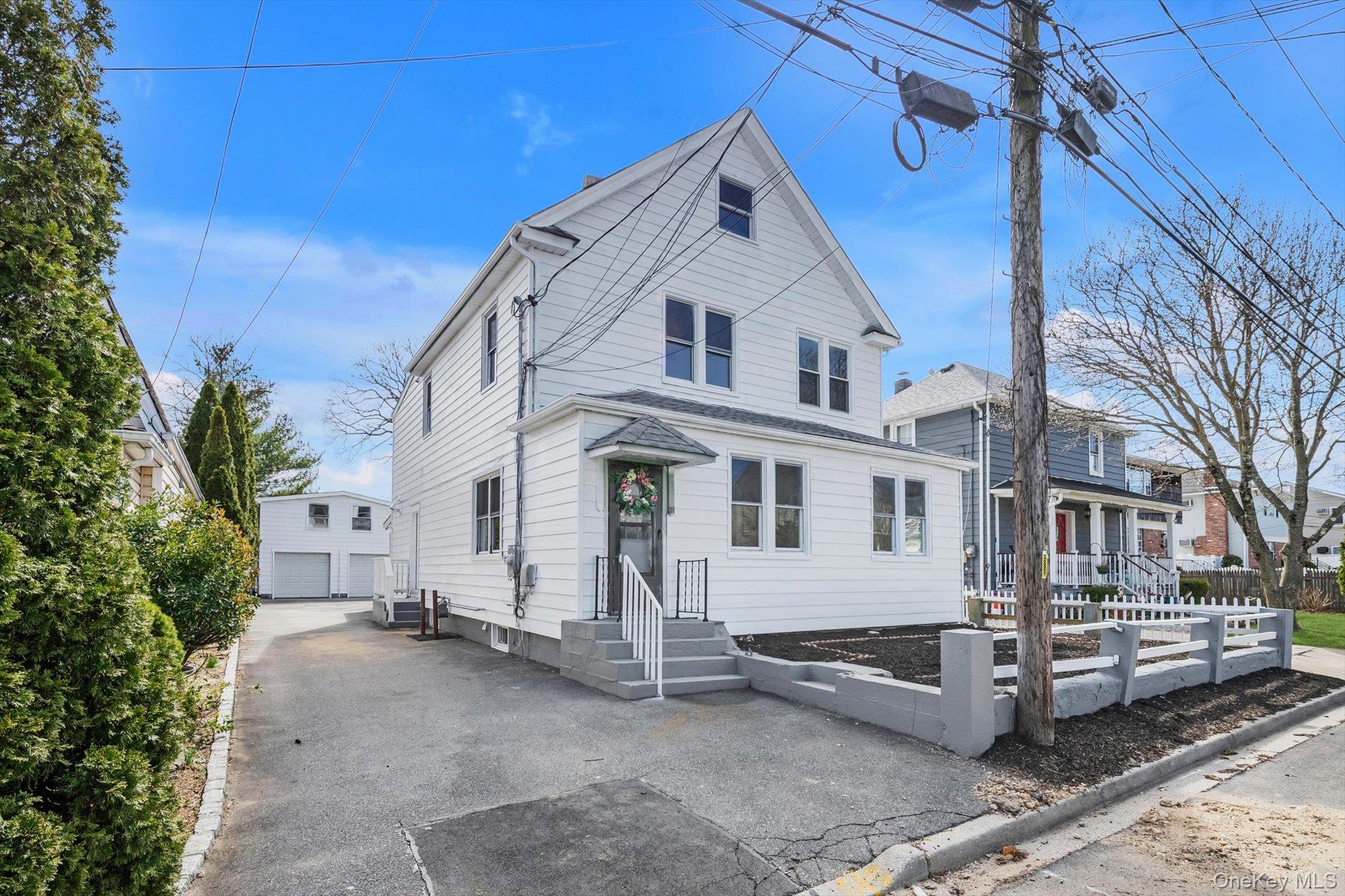 31 Walters Avenue Syosset, NY 11791 - Photo 25 of 26