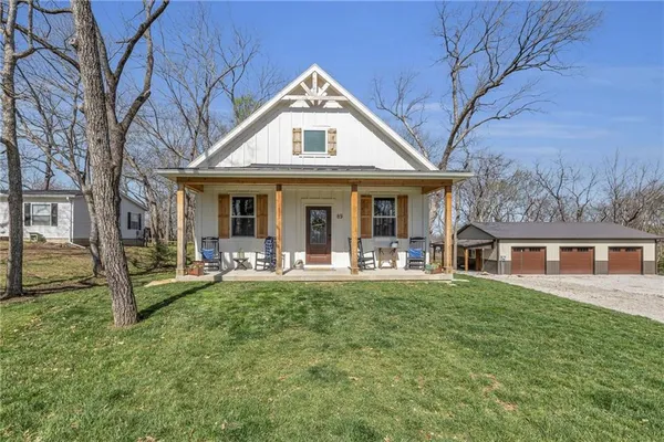 $475,000 | 89 Enchanted Lane, Linn Valley, KS 66040