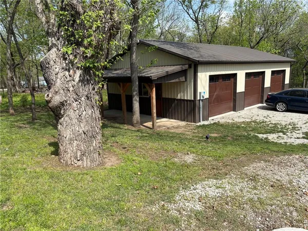 $475,000 | 89 Enchanted Lane, Linn Valley, KS 66040