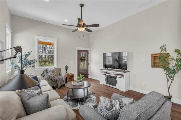 $475,000 | 89 Enchanted Lane, Linn Valley, KS 66040