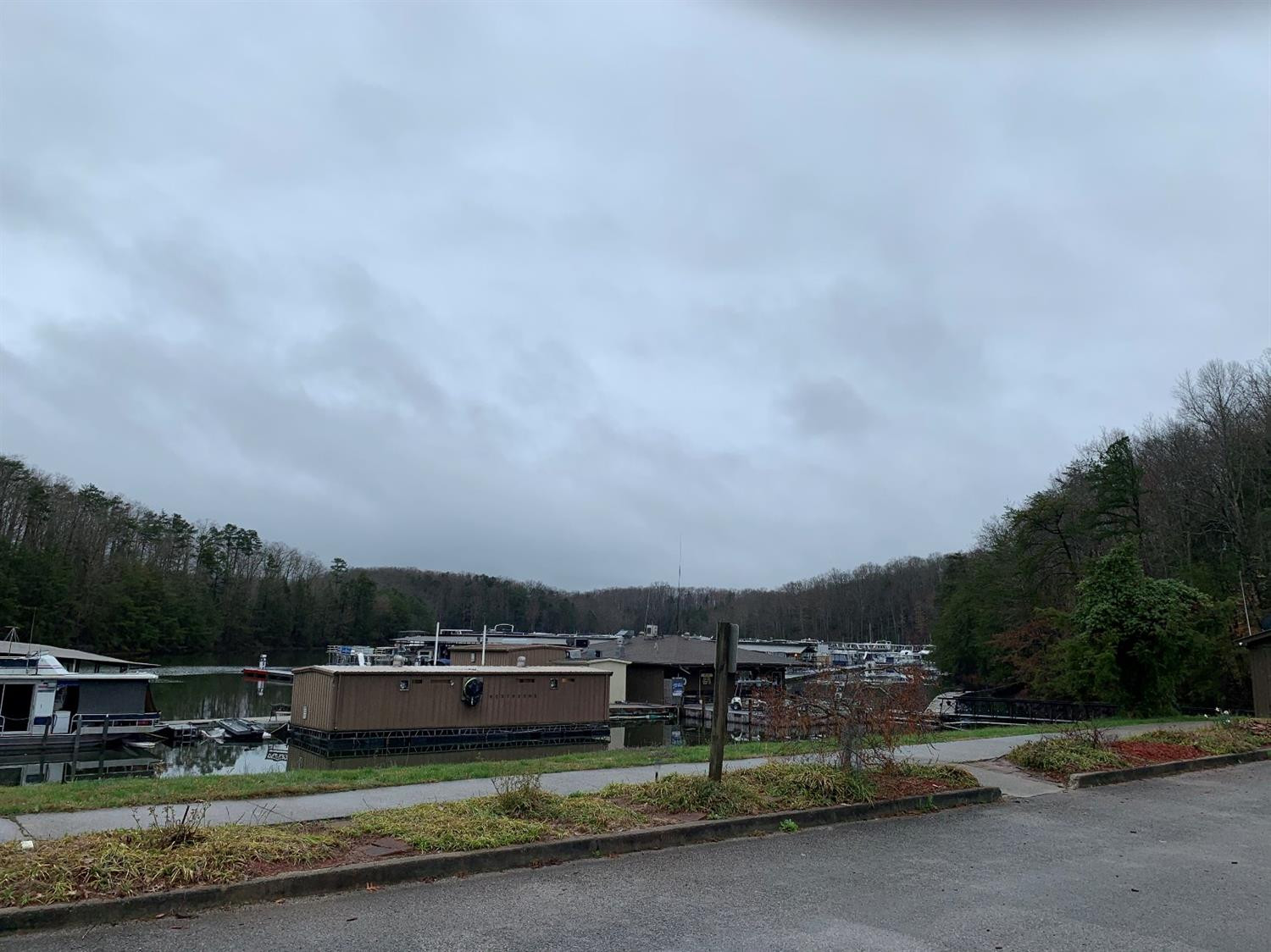 22 Laurel Lake Resort Road Corbin, KY 40701 - Photo 4 of 10 Laurel River Lake Grove Marina Nearby