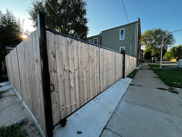 $2,400 | 4956 West Erie Street, Unit 1, Chicago, IL 60644