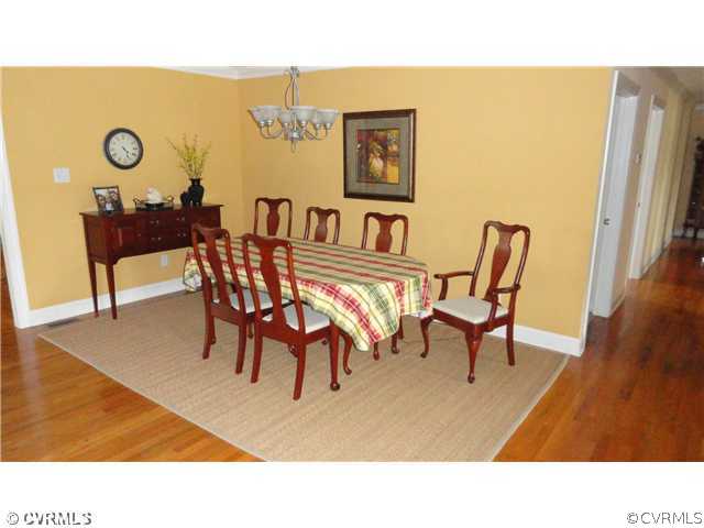 11000 Halifax Road Petersburg, VA 23805 - Photo 5 of 12 Dining Room