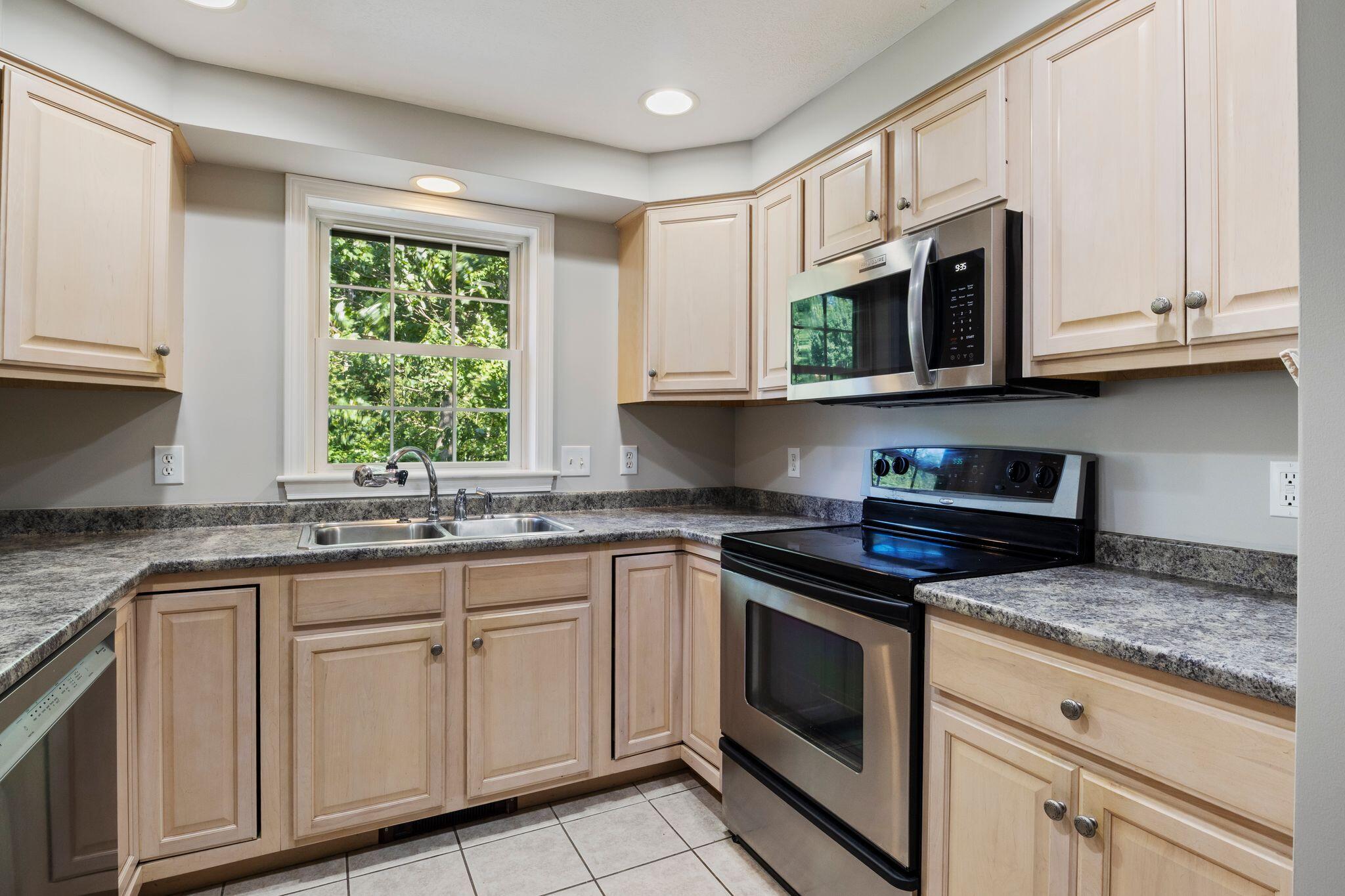 60 Shadagee Road, Unit 32 Saco, ME 04072 - Photo 17 of 64 60_Shadagee_Rd_057