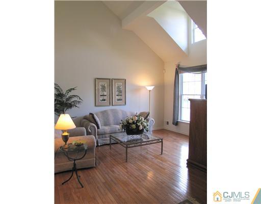 36 Yorktown Road Monmouth Junction, NJ 08852 - Photo 2 of 25 Gallery Image 2