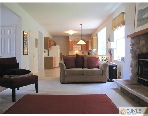 36 Yorktown Road Monmouth Junction, NJ 08852 - Photo 11 of 25 Gallery Image 11