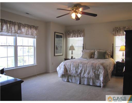 36 Yorktown Road Monmouth Junction, NJ 08852 - Photo 12 of 25 Gallery Image 12