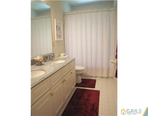 36 Yorktown Road Monmouth Junction, NJ 08852 - Photo 16 of 25 Gallery Image 16