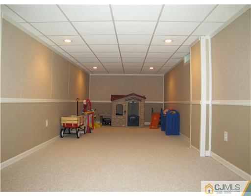 36 Yorktown Road Monmouth Junction, NJ 08852 - Photo 18 of 25 Gallery Image 18
