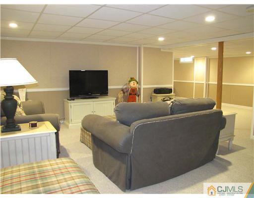 36 Yorktown Road Monmouth Junction, NJ 08852 - Photo 19 of 25 Gallery Image 19