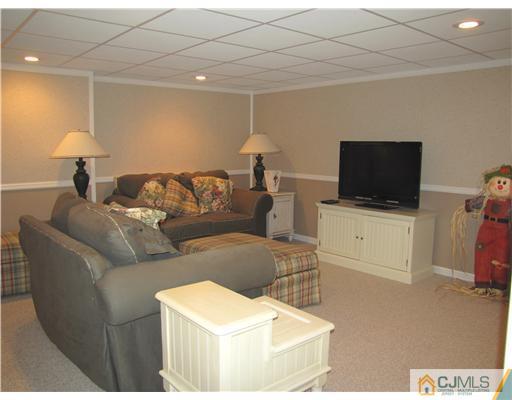 36 Yorktown Road Monmouth Junction, NJ 08852 - Photo 21 of 25 Gallery Image 21
