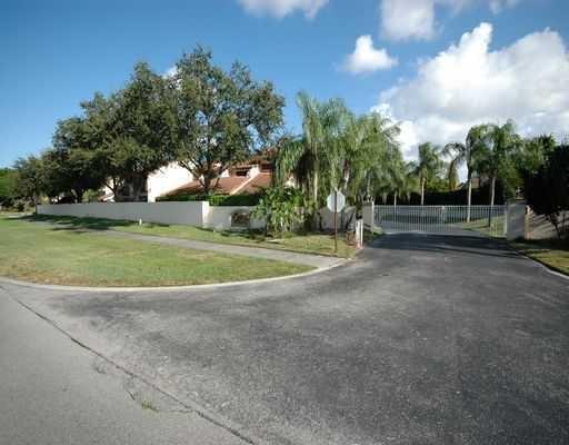 6637 Boca Hermosa Lane Boca Raton, FL 33433 - Photo 32 of 33 entrance