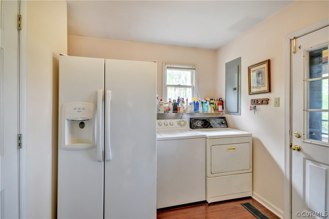 2661 Bibb Store Road Louisa, VA 23093 - Photo 20 of 35 a room with a chair and a window