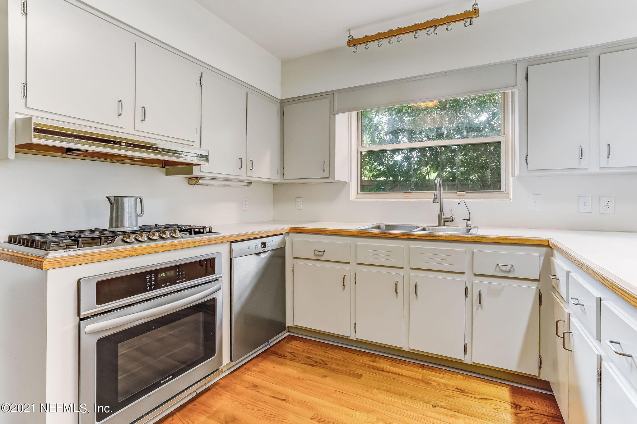 6841 Estrada Road Jacksonville, FL 32217 - Photo 12 of 48 Kitchen