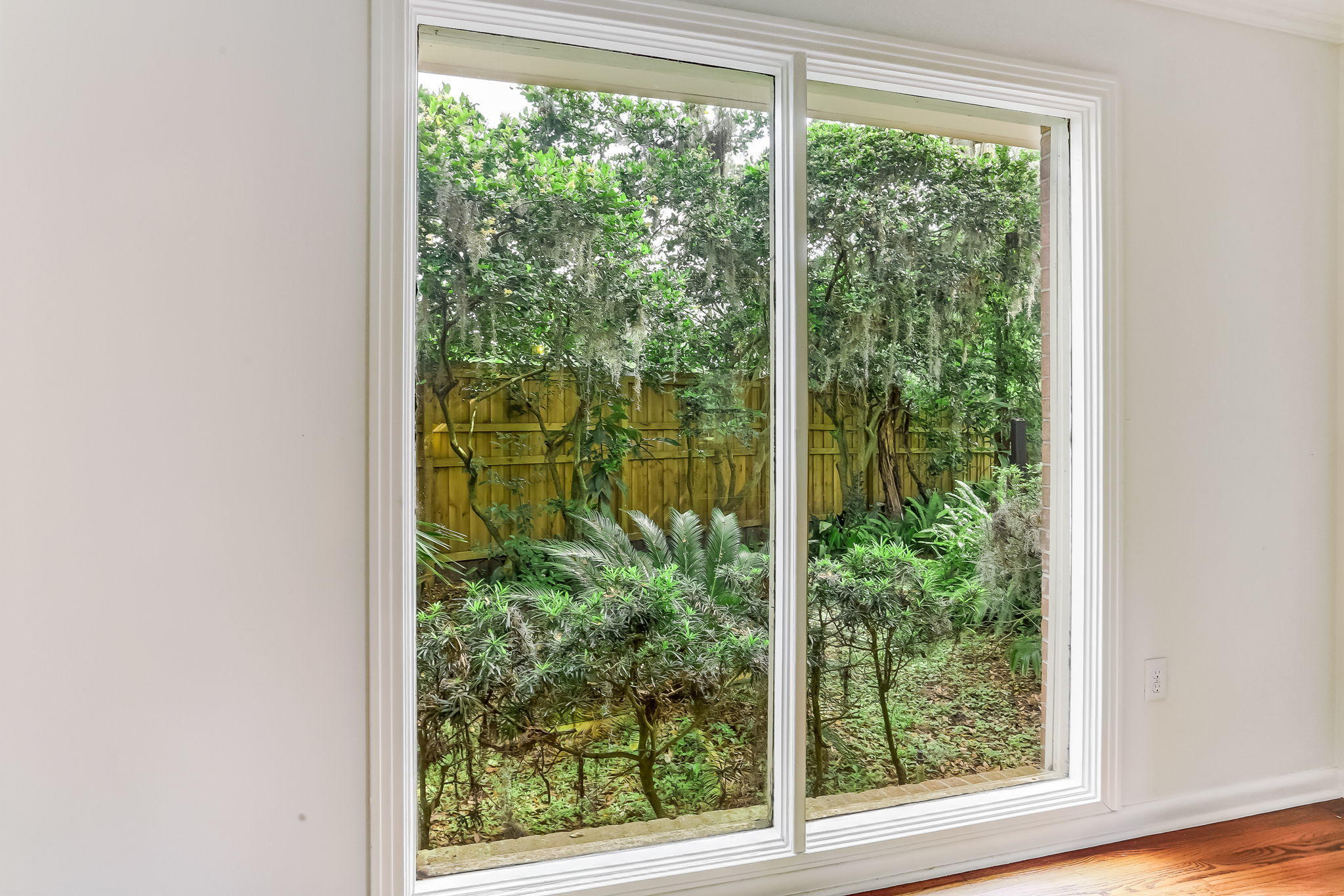 6841 Estrada Road Jacksonville, FL 32217 - Photo 43 of 48 Windows in Dining Area