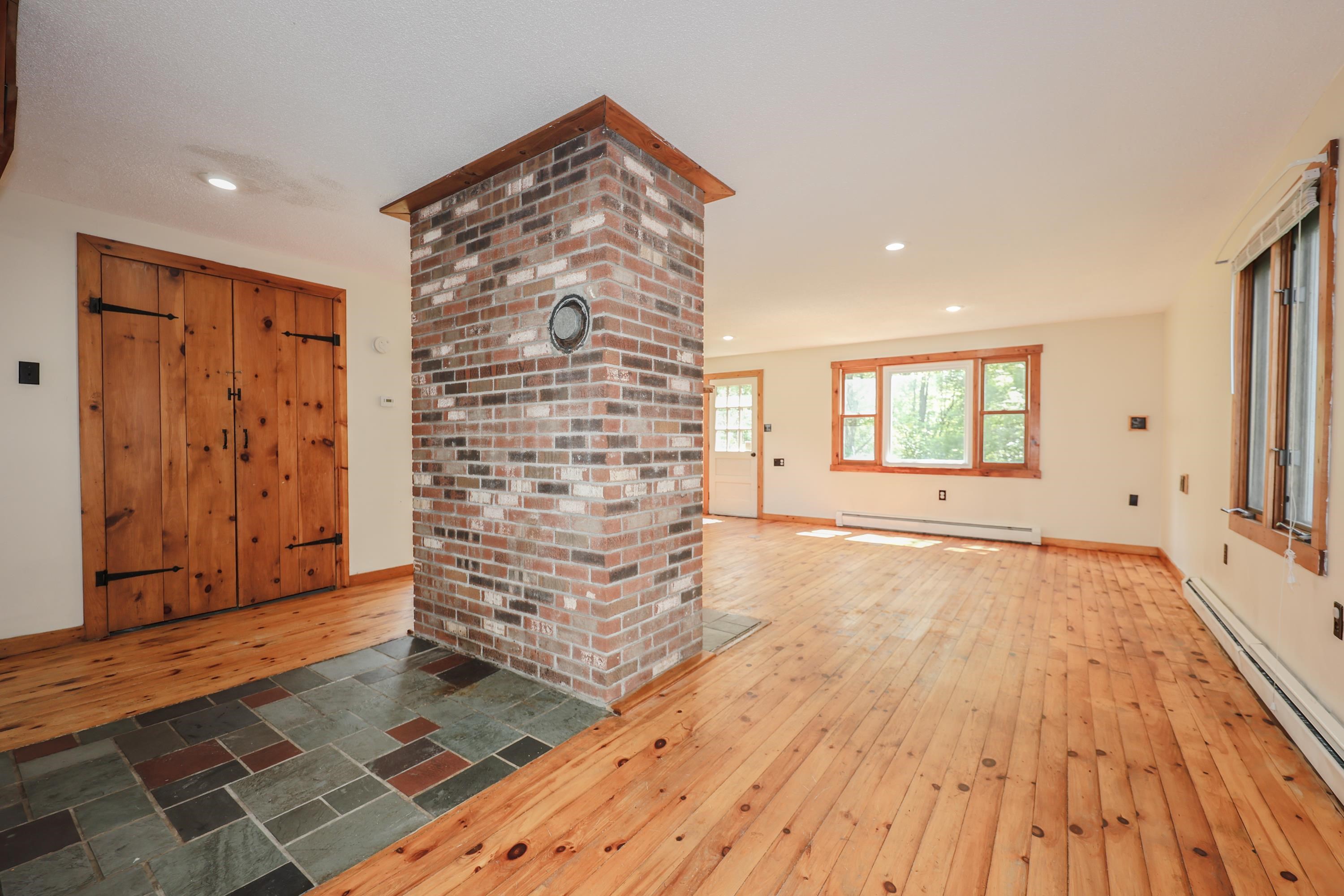 7 Old Deerfield Road Candia, NH 03034 - Photo 3 of 24