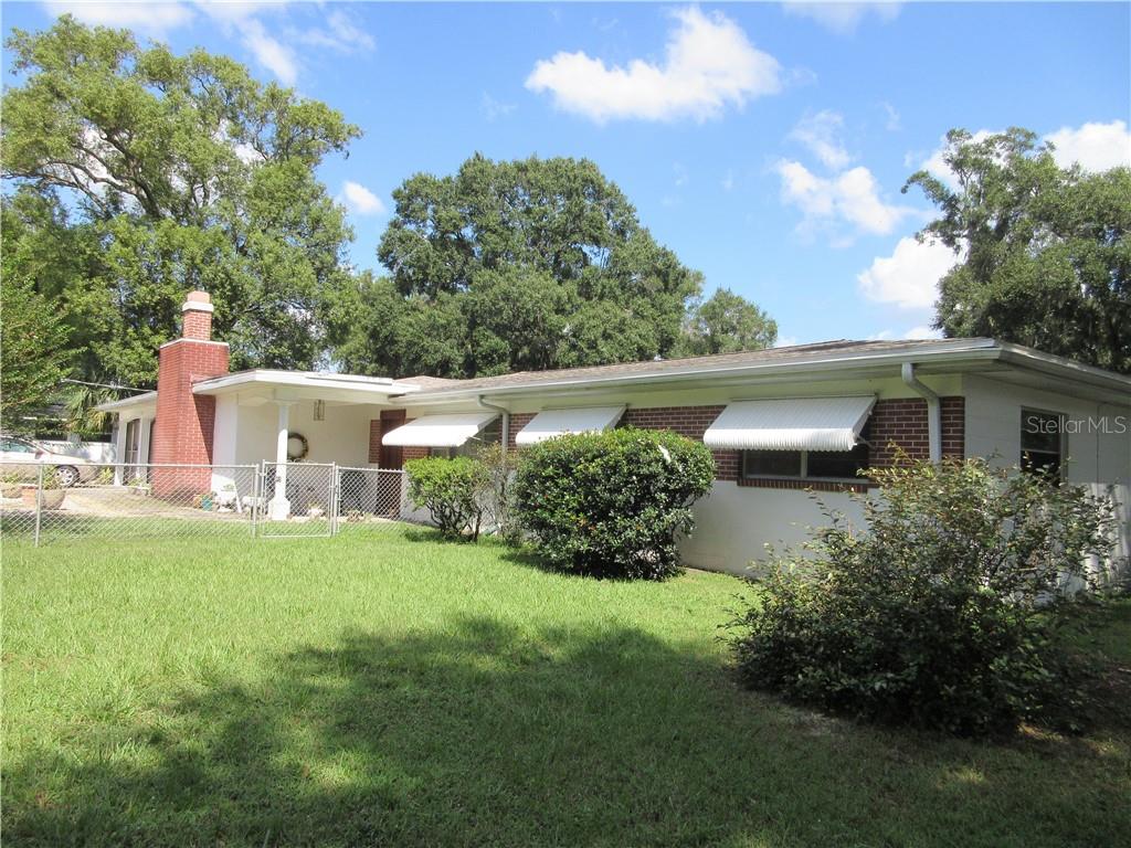 2416 South Kingsway Road Seffner, FL 33584 - Photo 1 of 1