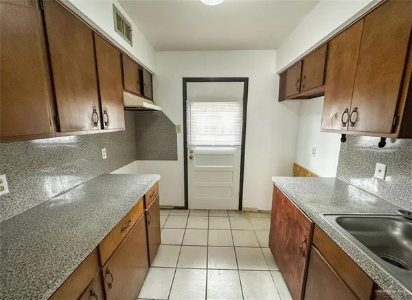 $750 | 1508 West Nolana Avenue, Unit B, McAllen, TX 78504