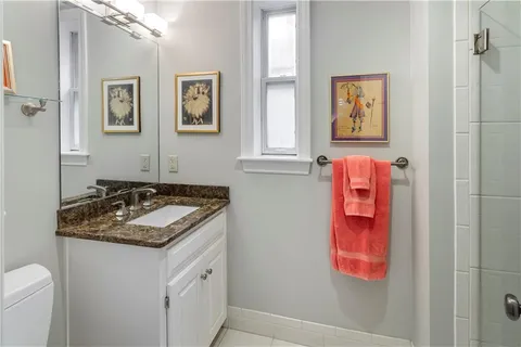 $425,000 | 229 Ward Parkway, Unit 103B, Kansas City, MO 64112