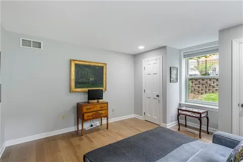 $425,000 | 229 Ward Parkway, Unit 103B, Kansas City, MO 64112