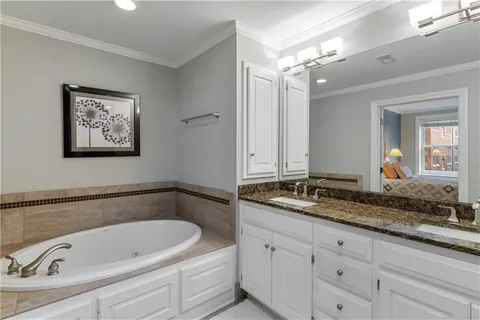 $425,000 | 229 Ward Parkway, Unit 103B, Kansas City, MO 64112