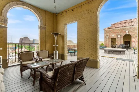 $425,000 | 229 Ward Parkway, Unit 103B, Kansas City, MO 64112