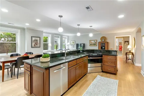 $425,000 | 229 Ward Parkway, Unit 103B, Kansas City, MO 64112
