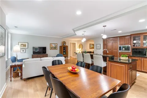 $425,000 | 229 Ward Parkway, Unit 103B, Kansas City, MO 64112