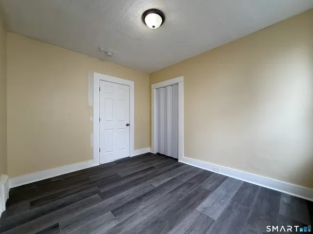 $2,400 | 330 Hollister Street, Unit 1, Stratford, CT 06615