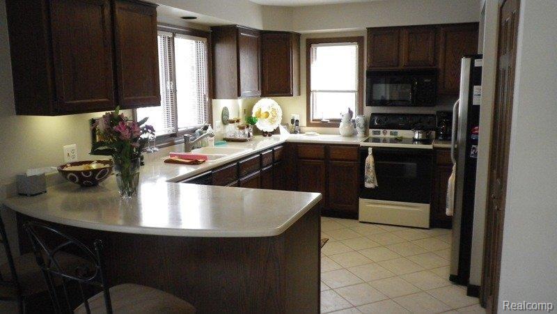 1156 Greenleaf Drive Rochester, MI 48309 - Photo 6 of 25 Awesome Kitchen