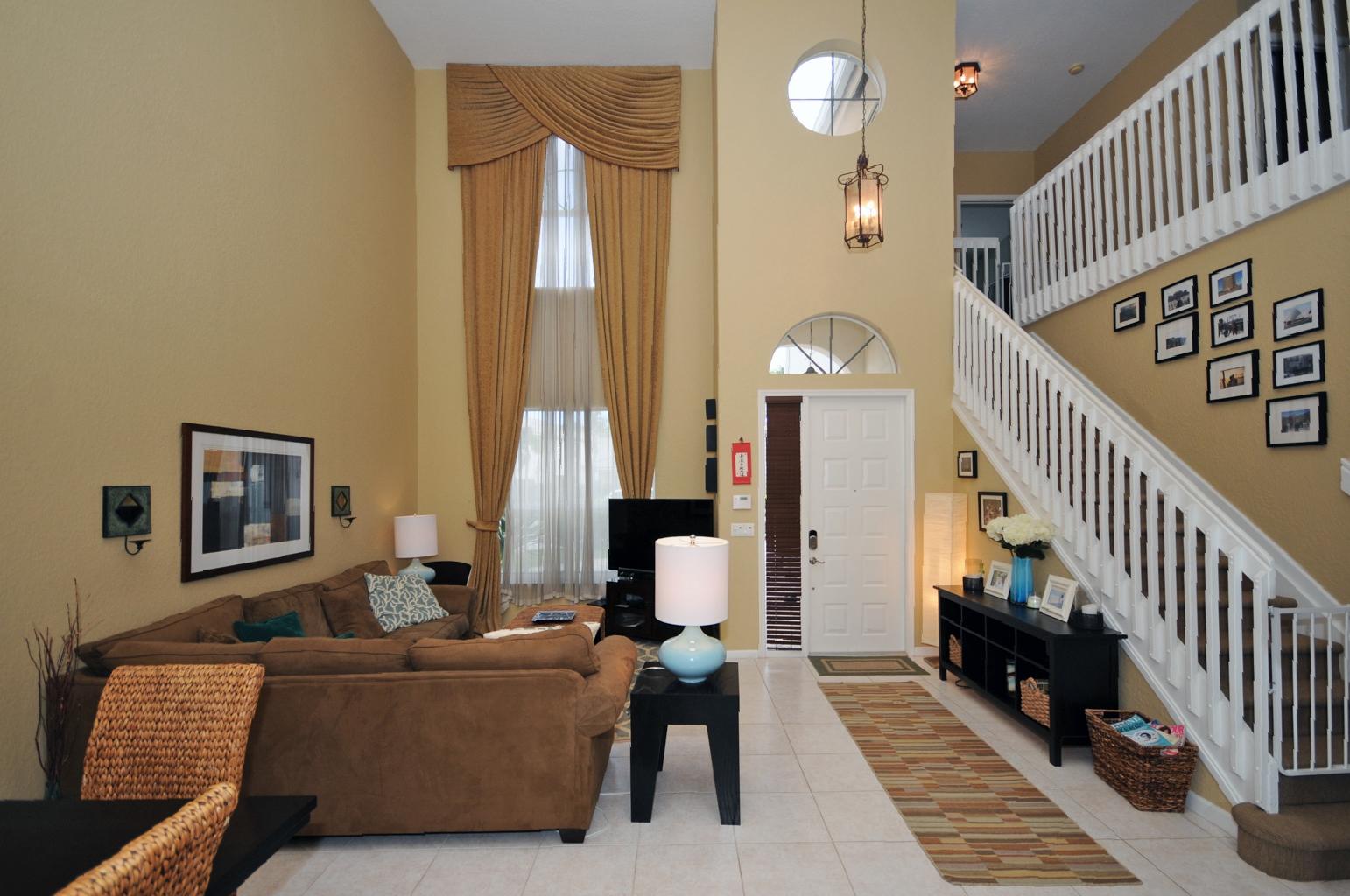 9700 Vineyard Court Boca Raton, FL 33428 - Photo 3 of 26 living room