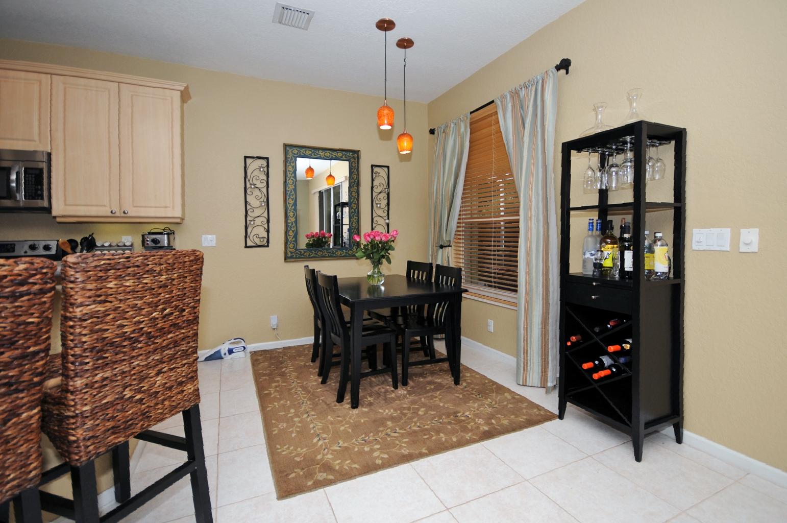 9700 Vineyard Court Boca Raton, FL 33428 - Photo 8 of 26 Eat-in dining area