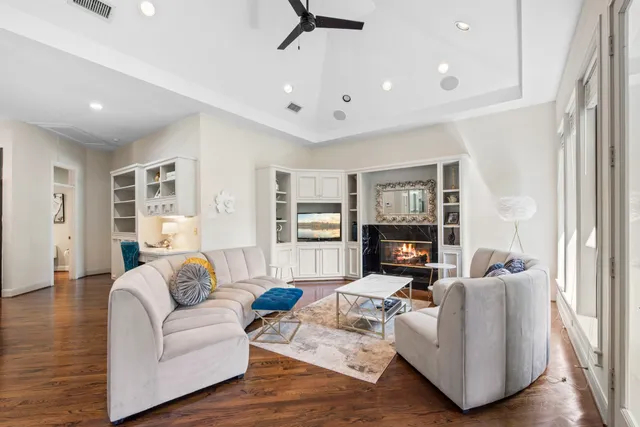$1,695,000 | 95 North Windsail Place, The Woodlands, TX 77381