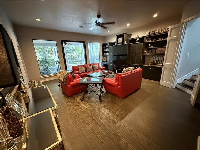 $1,695,000 | 95 North Windsail Place, The Woodlands, TX 77381